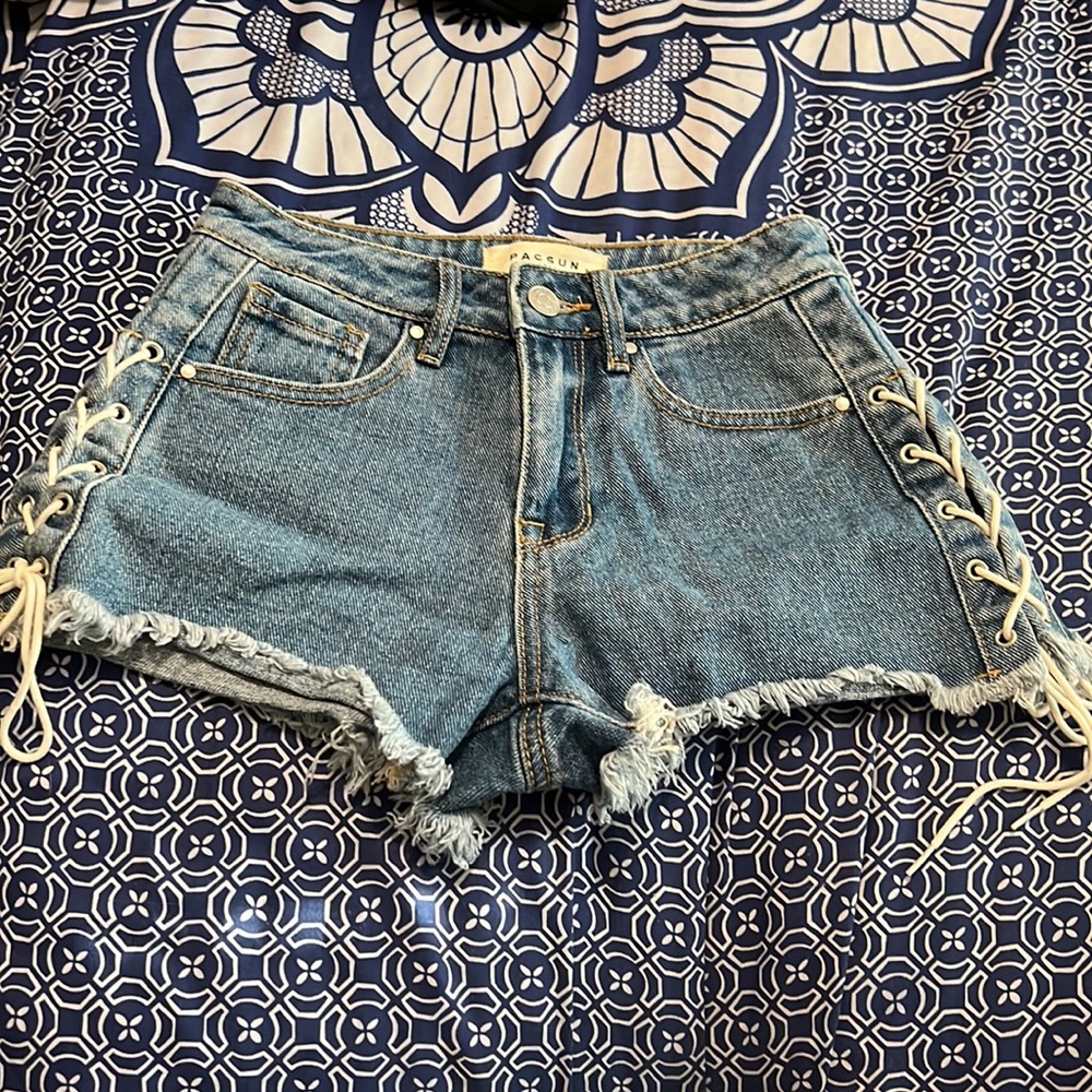 PacSun Shorts with Ties Size 22